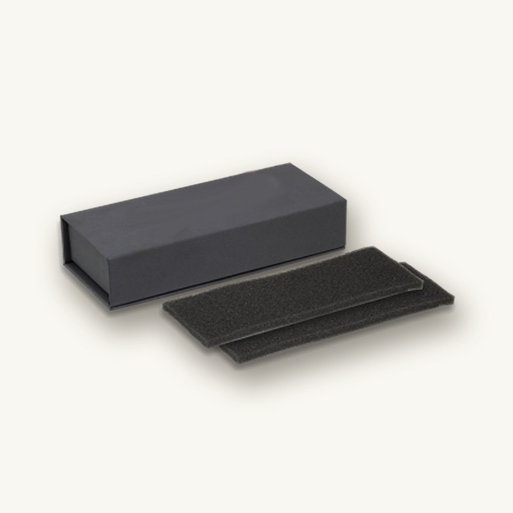 Coffret noir de l'inhalateur Néovira